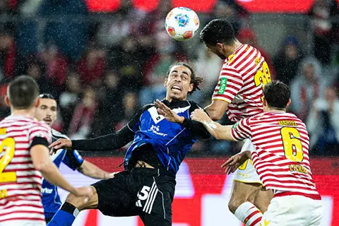 طردان وهدفان.. كولن يُسقط هامبورج في 3 دقائق مثيرة بالدوري الألماني